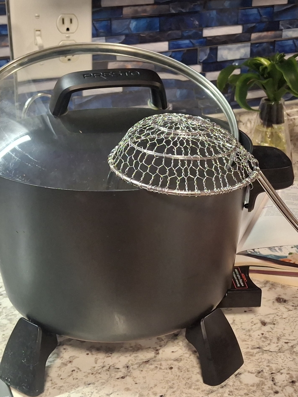 Black Nonstick Stock Pot with Glass Lid - Brand: Prestito